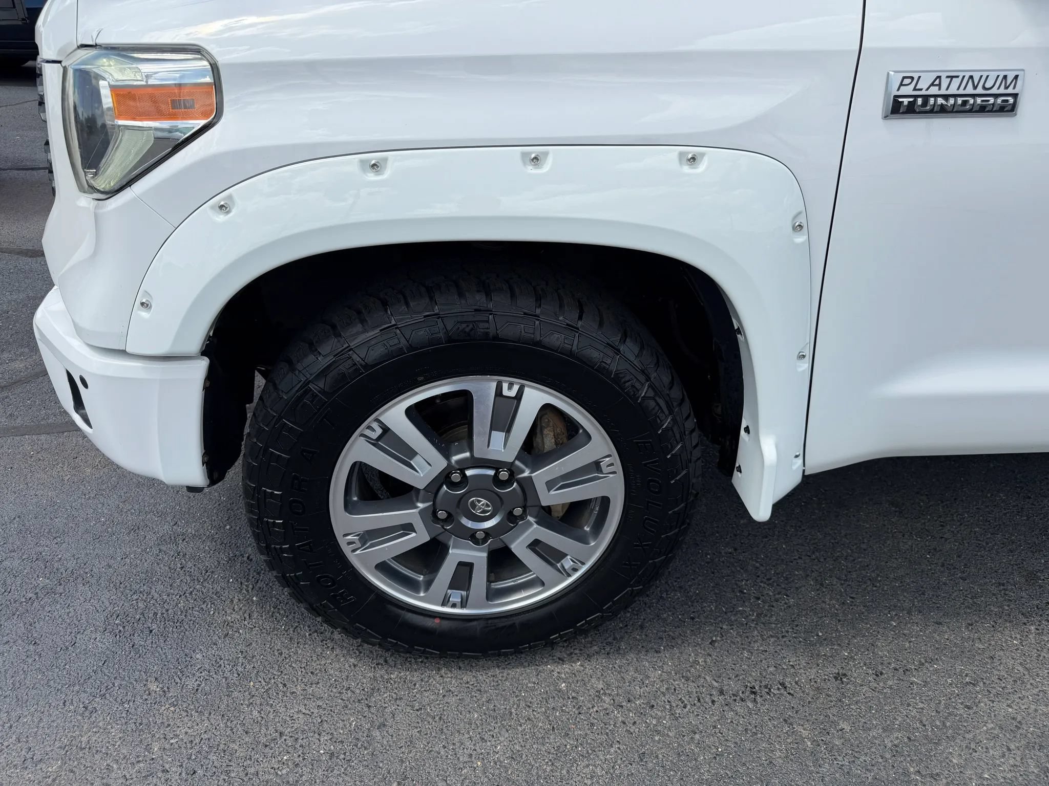 Used 2019 Toyota Tundra Platinum AWD/4WD image 18