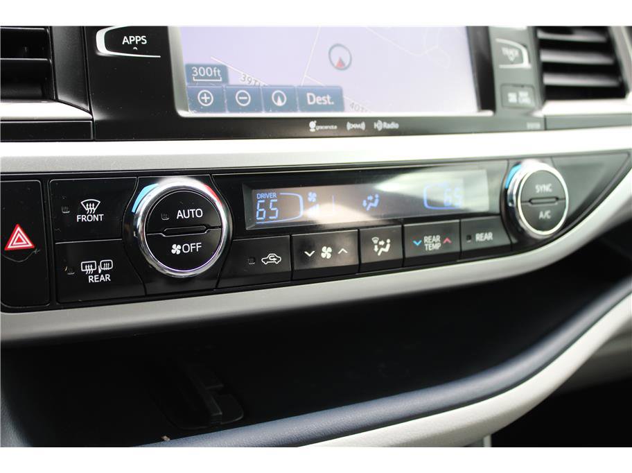 Used 2016 Toyota Highlander XLE image 27