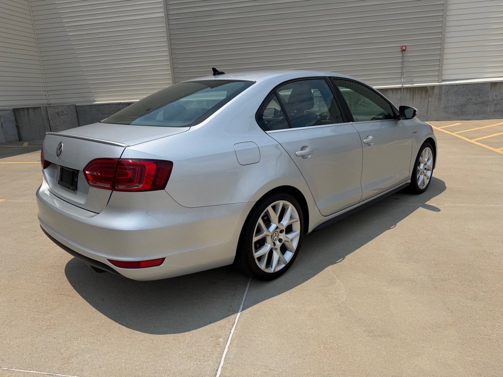 Used 2014 Volkswagen Jetta GLI FWD image 8
