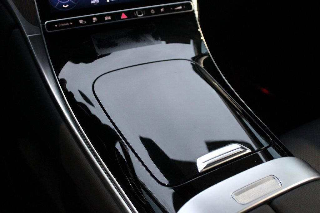 Used 2025 Mercedes-Benz GLC 350e 4MATIC image 26