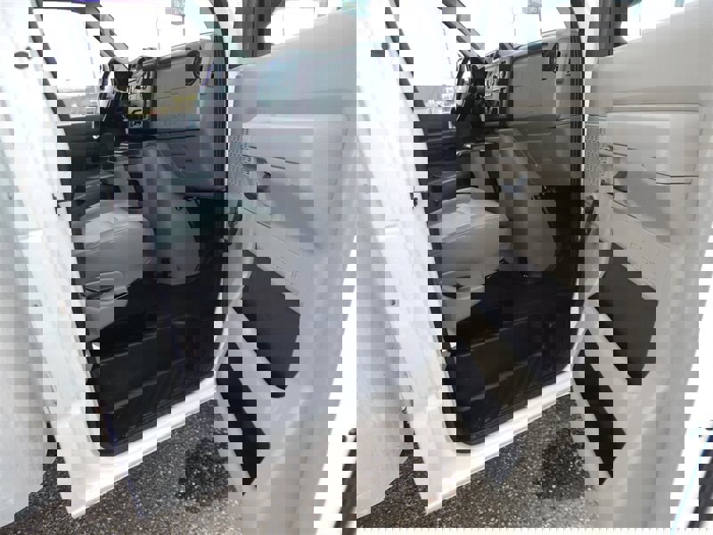 Used 2014 Ford E-350 and Econoline 350 Super Duty image 9