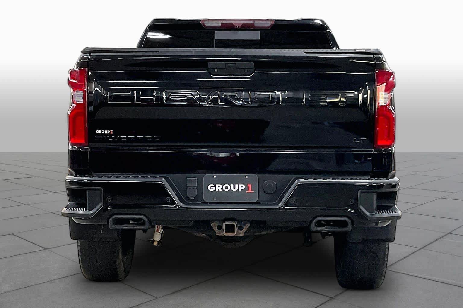 Used 2020 Chevrolet Silverado 1500 LT Trail Boss w/ Midnight Edition AWD/4WD image 5