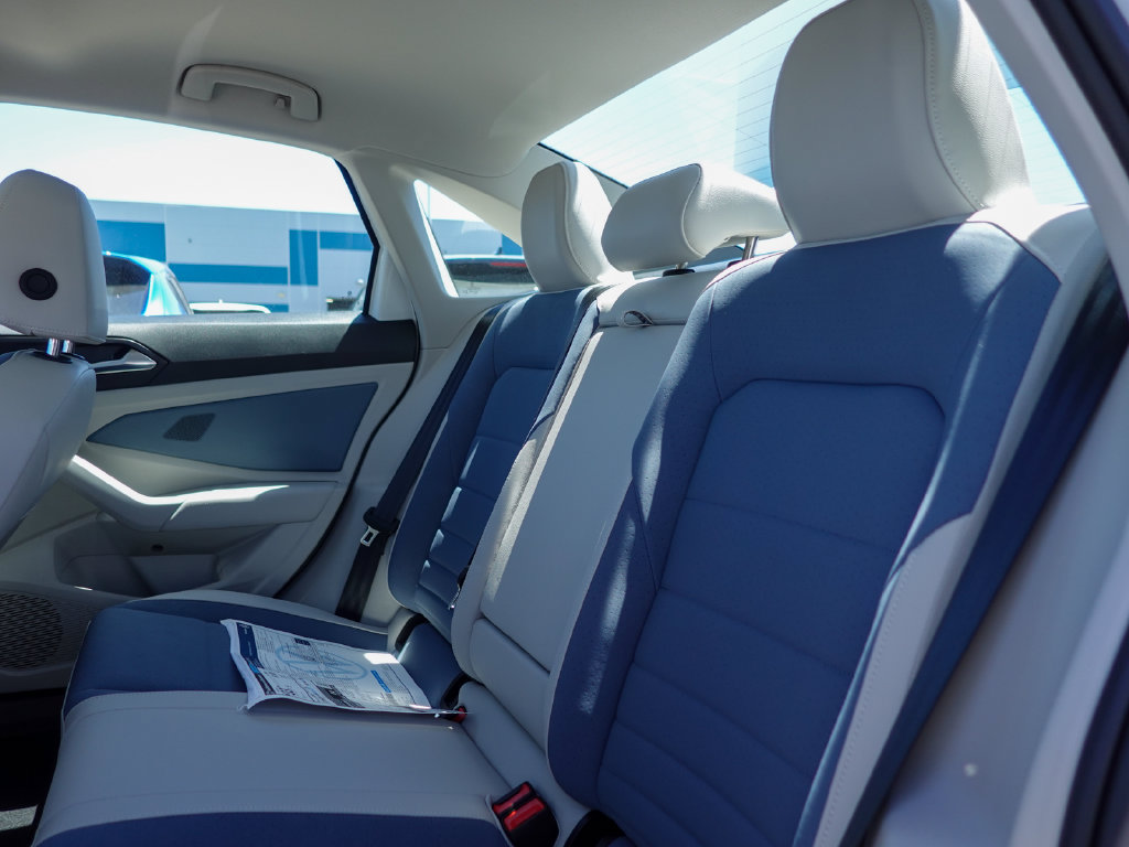 New 2026 Volkswagen Jetta SE FWD image 24