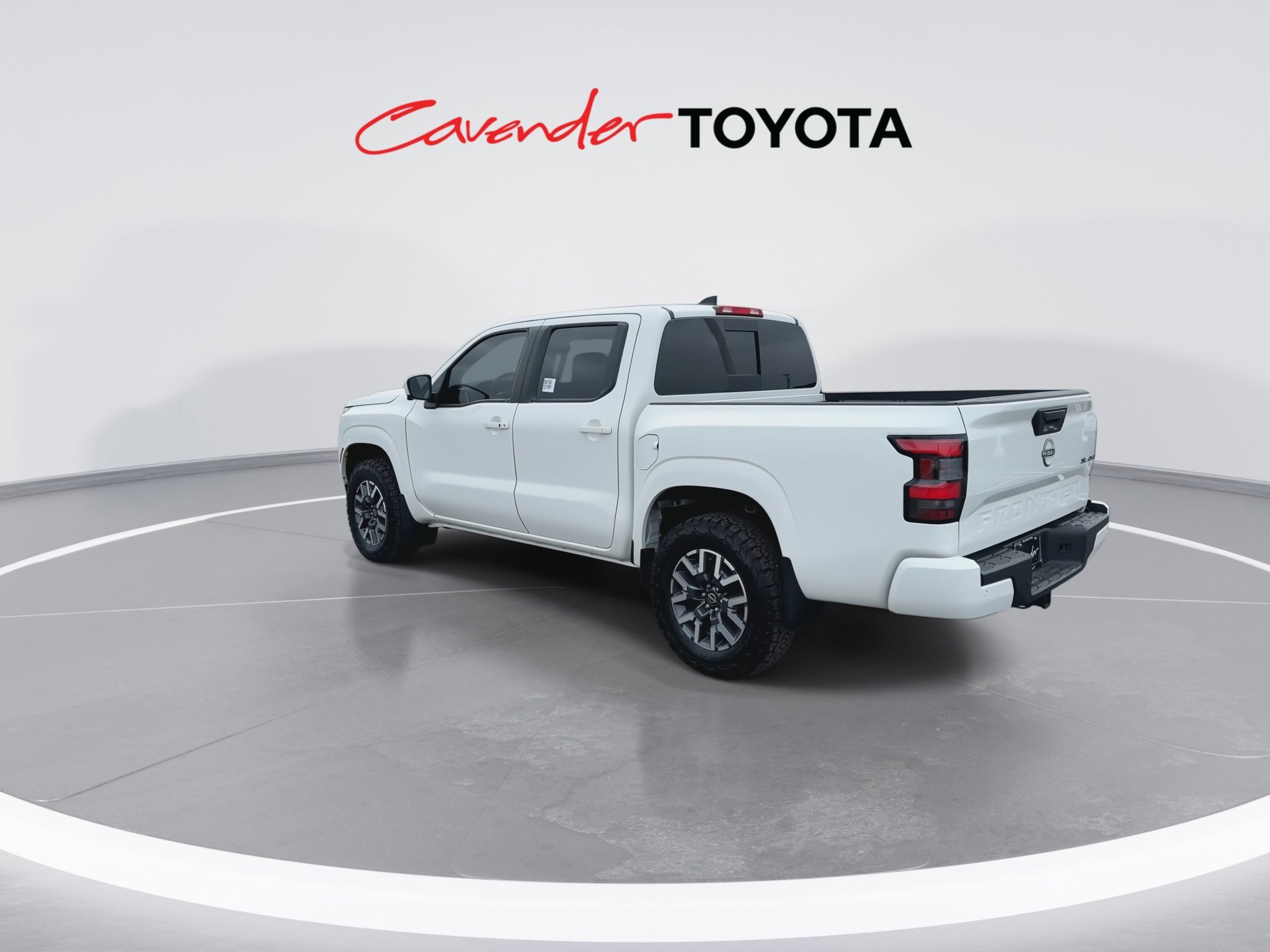 Used 2025 Nissan Frontier SL AWD/4WD image 6