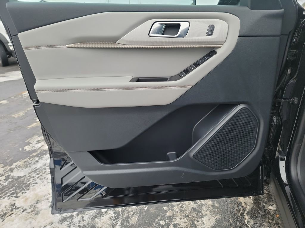 New 2026 Ford Explorer Active w/ Active Comfort Package AWD/4WD image 10