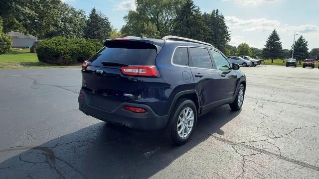Used 2016 Jeep Cherokee Latitude AWD/4WD image 8