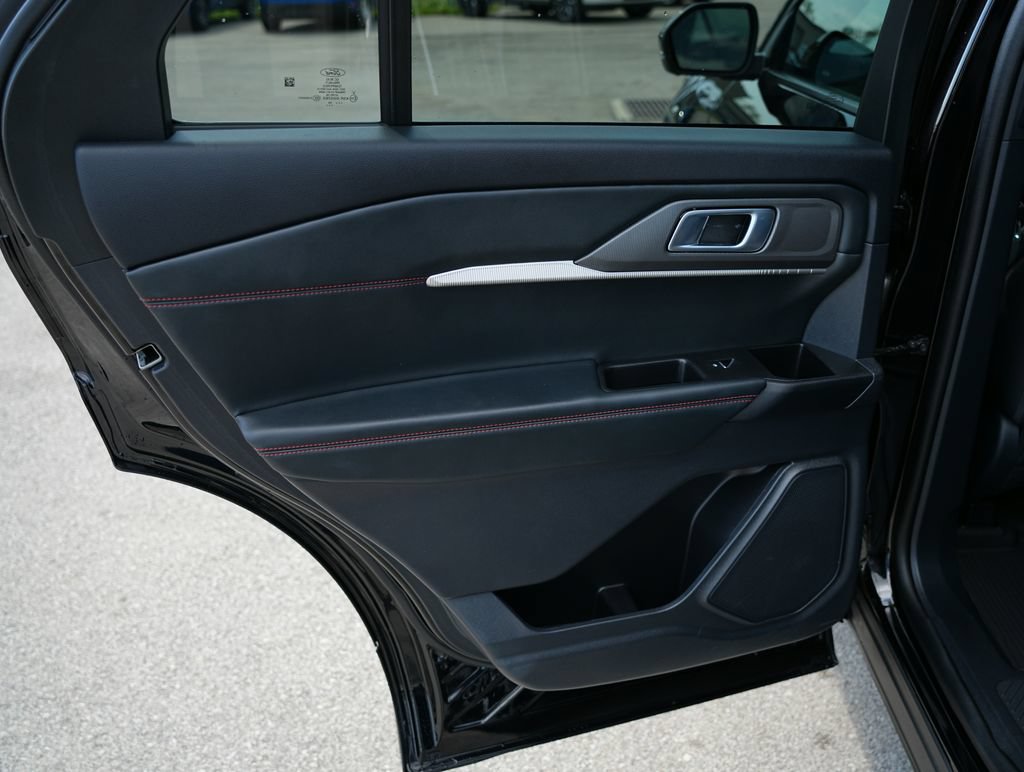 Used 2025 Ford Explorer ST-Line RWD image 26