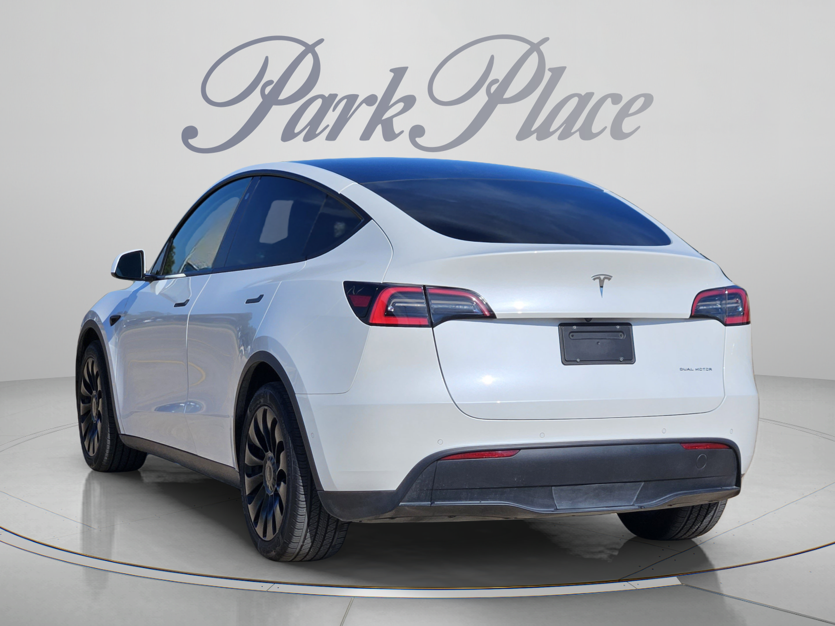 Used 2021 Tesla Model Y Long Range AWD/4WD image 3