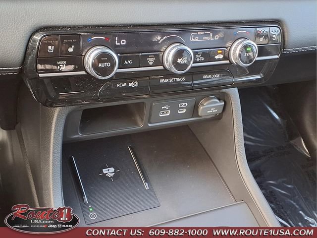 Used 2025 Honda Pilot Elite image 29