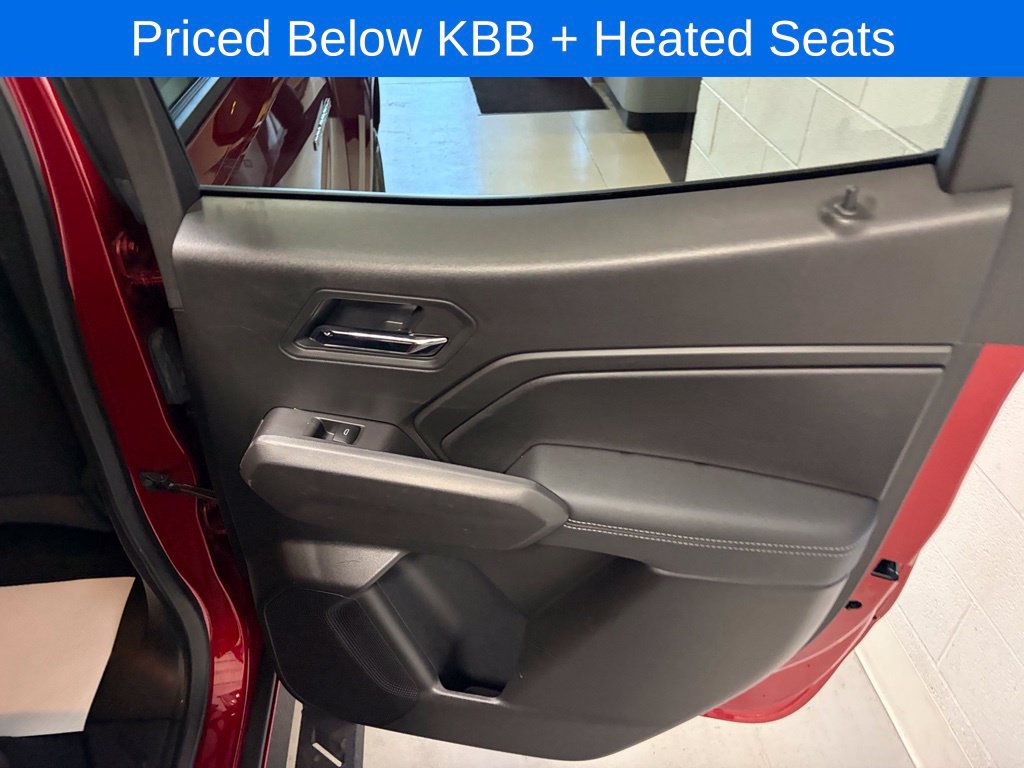 Used 2025 Chevrolet Colorado LT AWD/4WD image 18