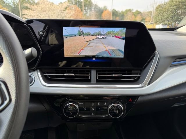 Used 2025 Chevrolet Trax LT FWD image 19