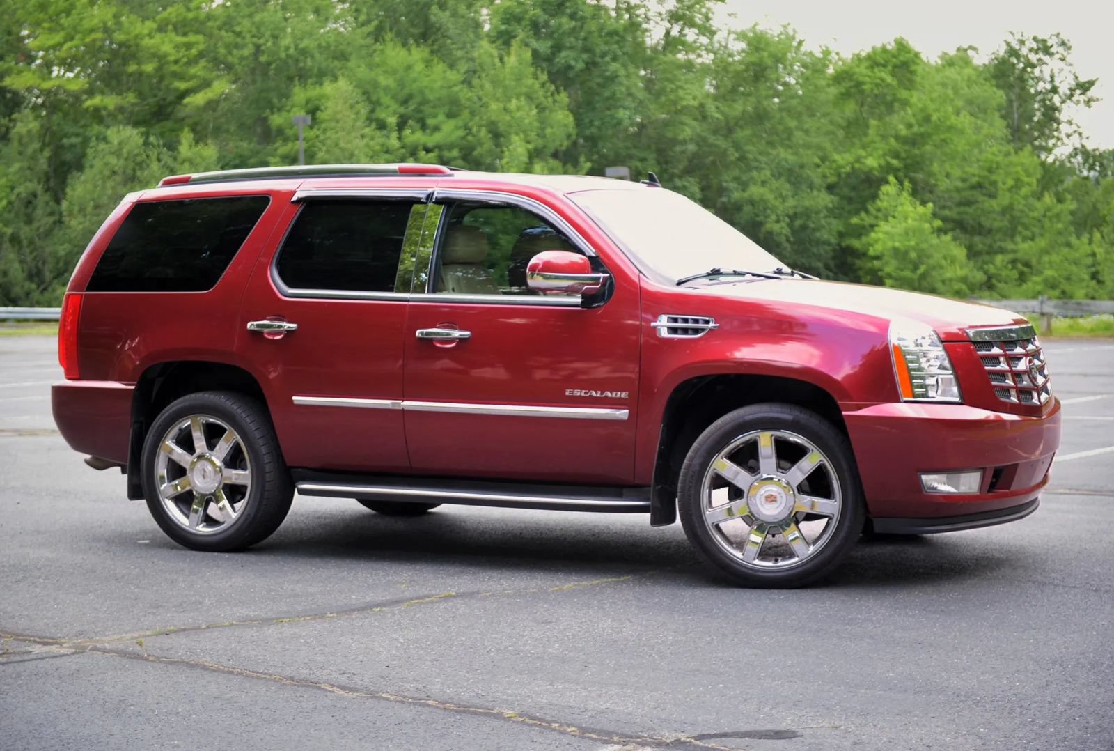 Used 2010 Cadillac Escalade Luxury AWD/4WD image 7