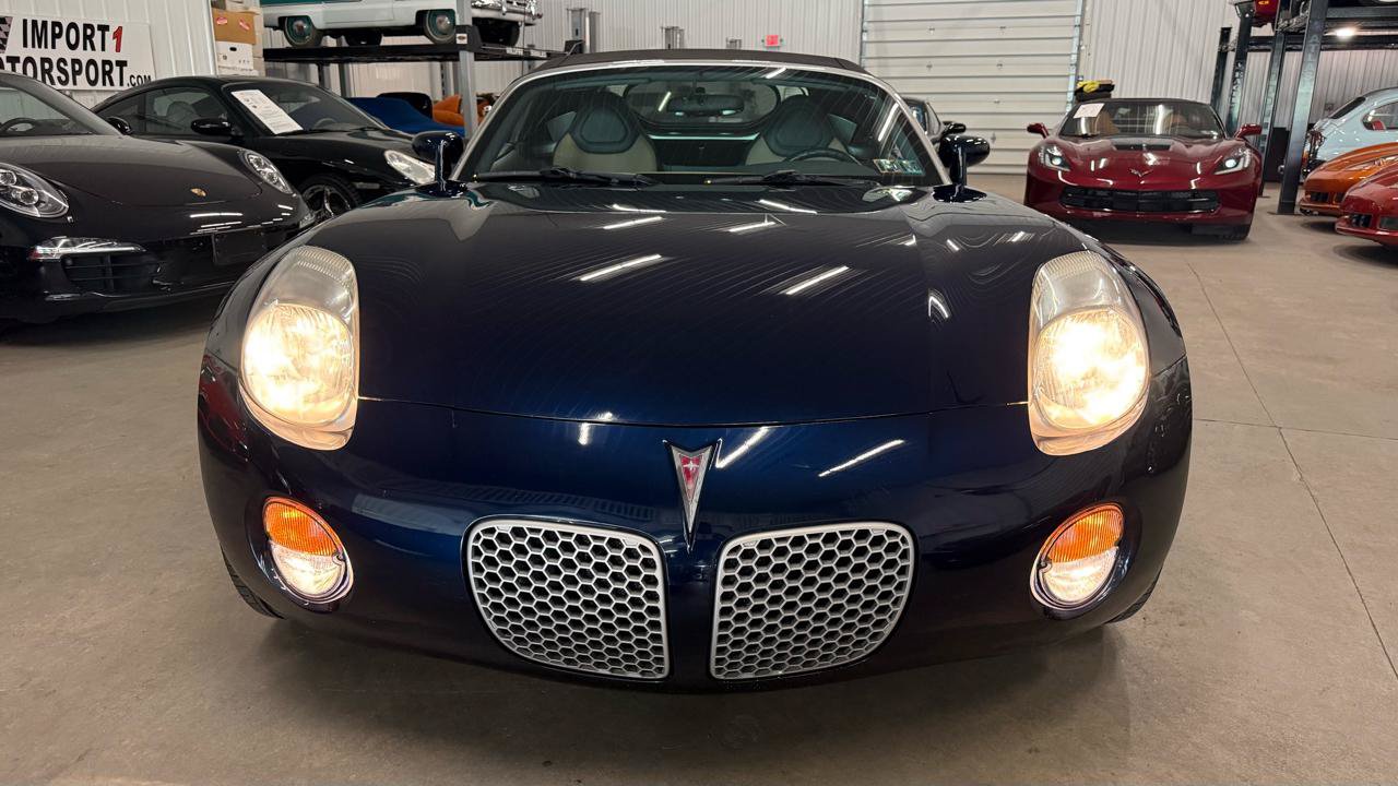 Used 2006 Pontiac Solstice Convertible w/ Premium Package RWD image 13
