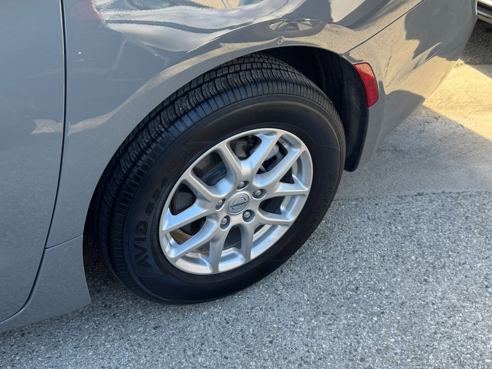 Used 2025 Chrysler Pacifica Select image 32