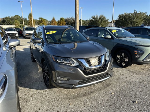 Used 2017 Nissan Rogue SL w/ SL Premium Package image 3
