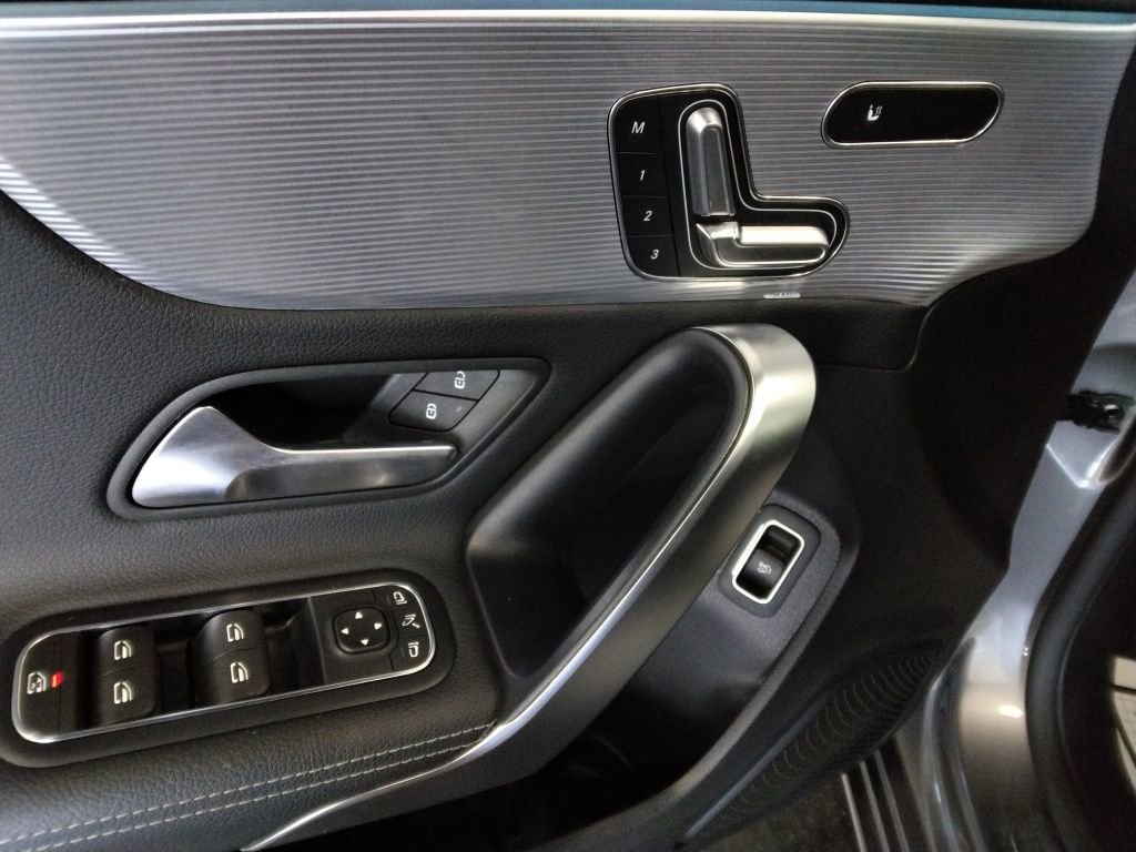 Used 2022 Mercedes-Benz A 220 A 220 image 29