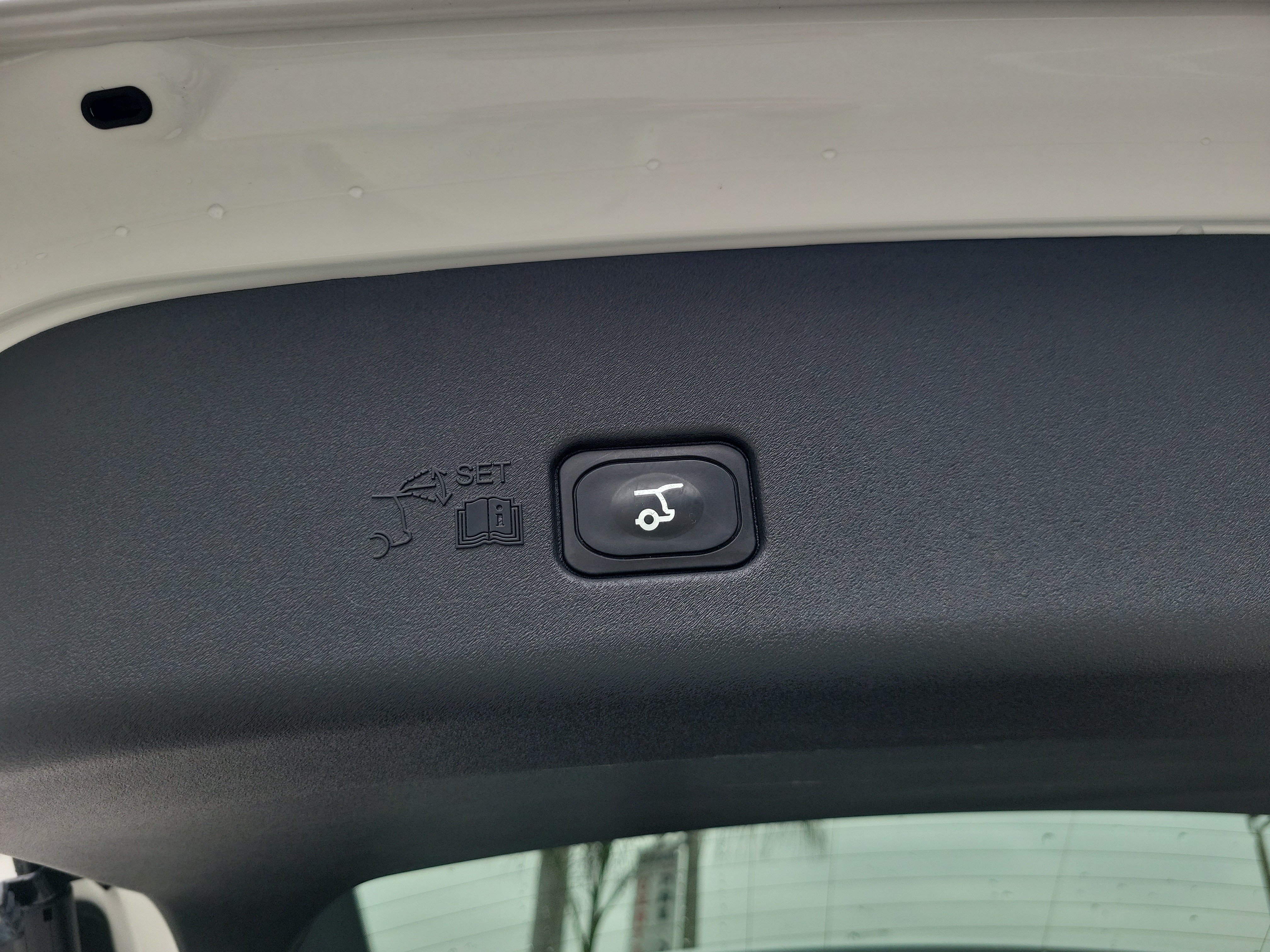 Used 2024 Lincoln Nautilus Premier AWD/4WD image 17