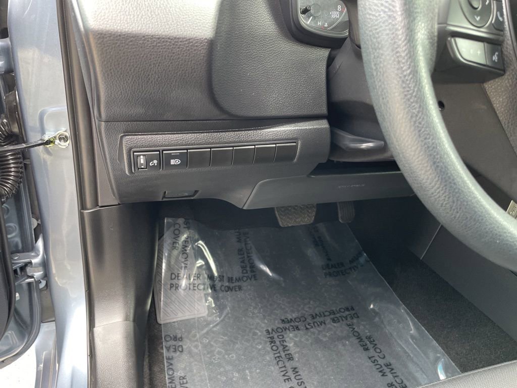 Used 2025 Toyota Corolla LE image 9