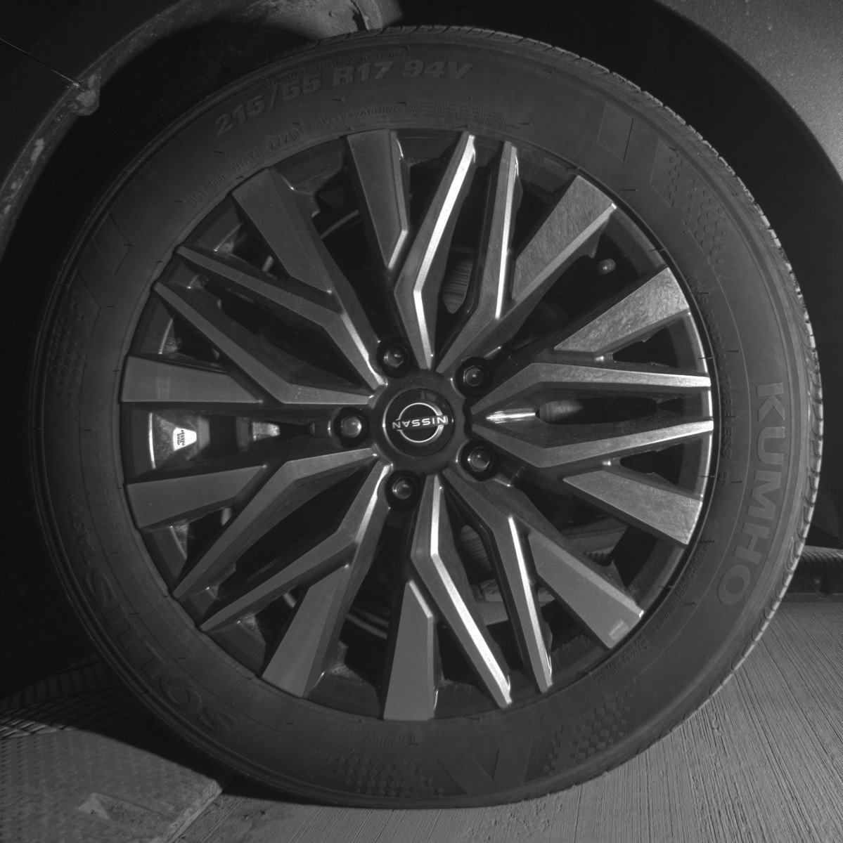 Used 2025 Nissan Altima 2.5 SV image 14
