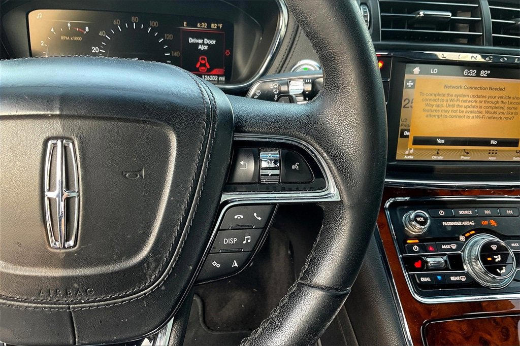 Used 2019 Lincoln Continental Premiere image 19