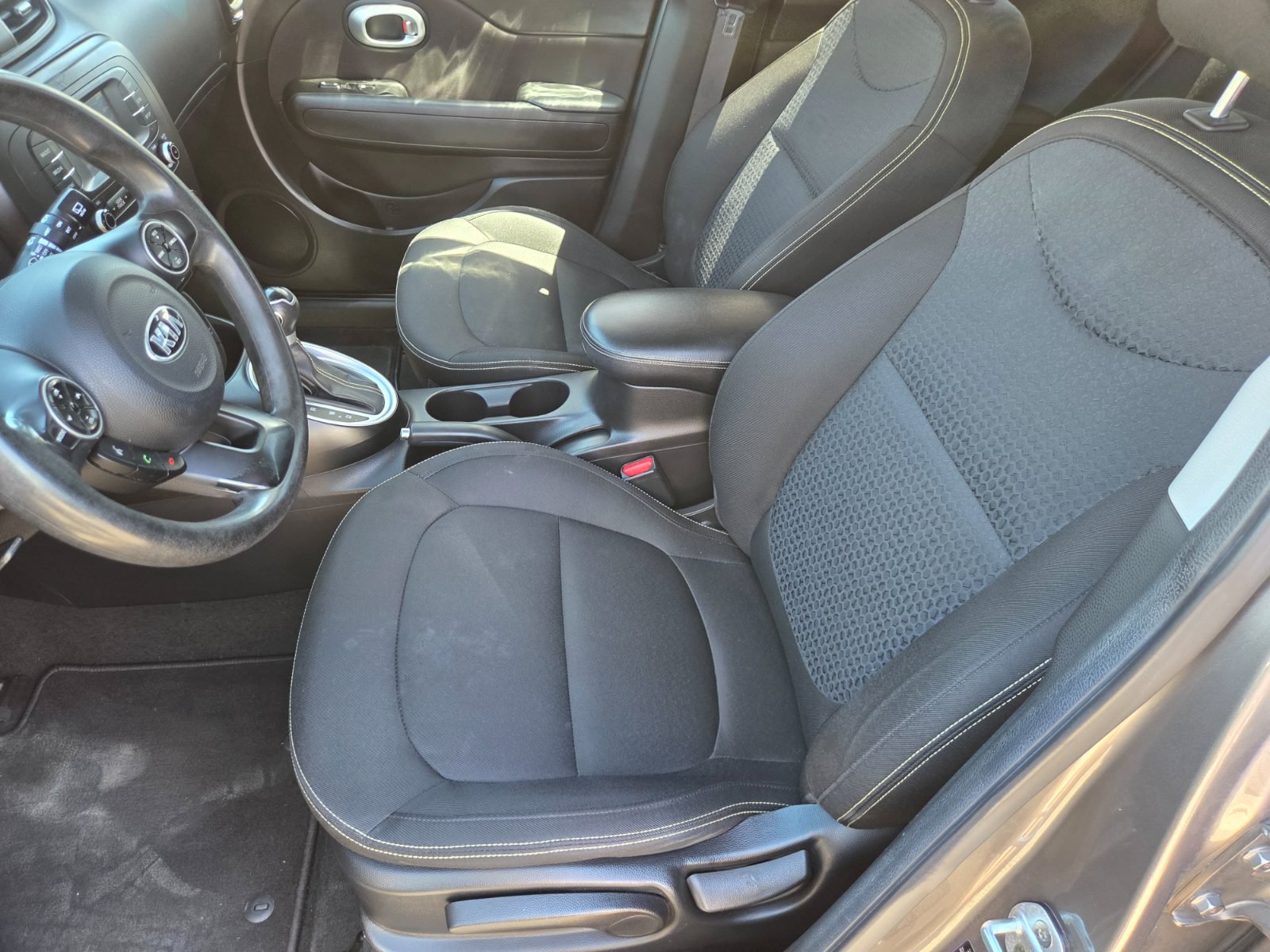 Used 2016 Kia Soul + FWD image 8