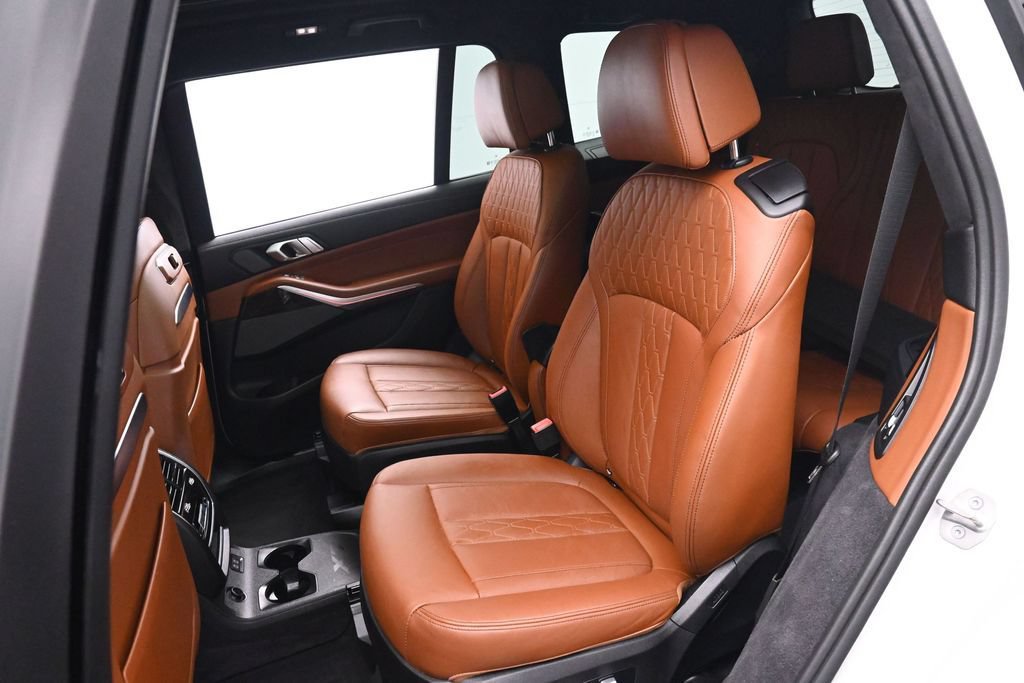 Used 2024 BMW X7 M60i w/ Executive Package AWD/4WD image 15