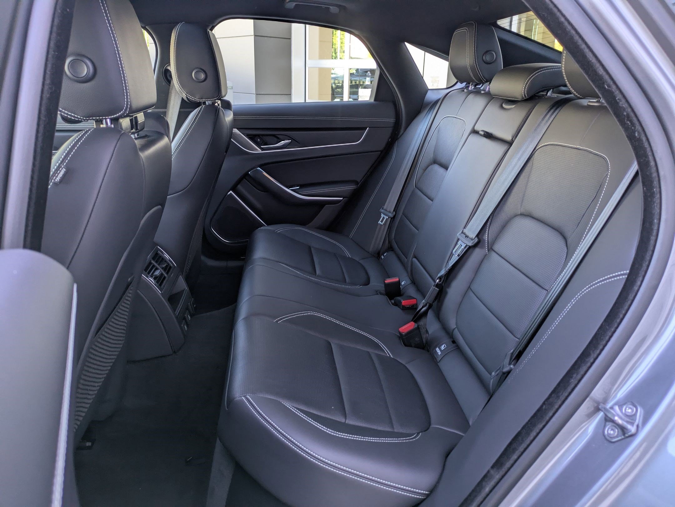 Used 2024 Jaguar XF R-Dynamic SE image 31