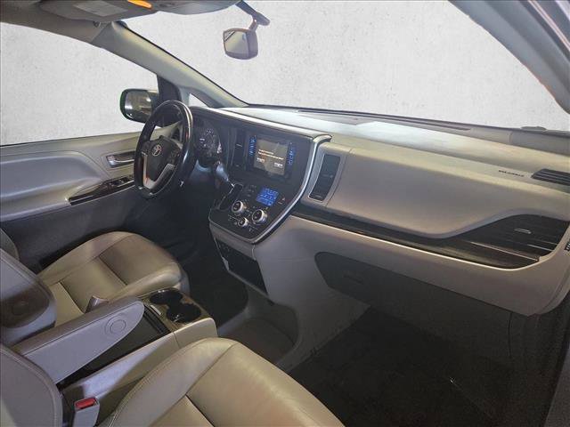 Used 2016 Toyota Sienna XLE w/ XLE Navigation Package AWD/4WD image 21