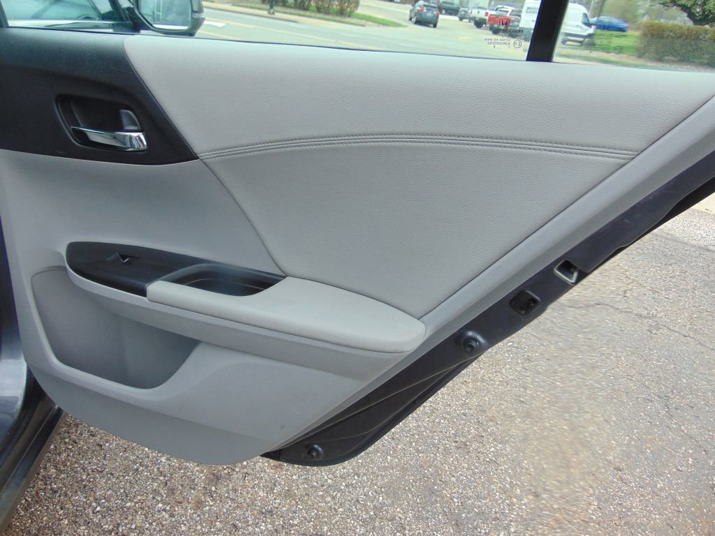 Used 2013 Honda Accord EX image 23