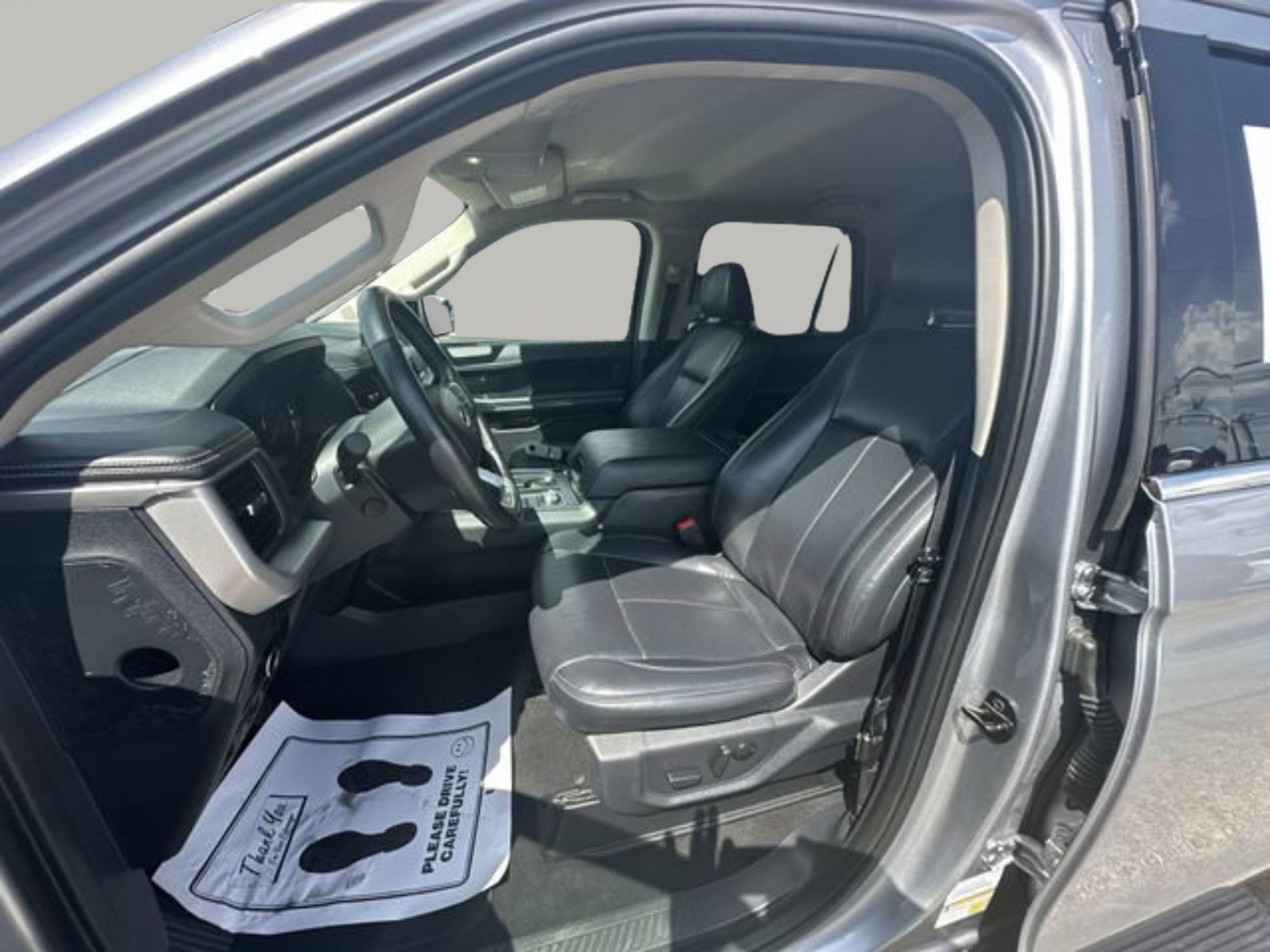 Used 2024 Ford Expedition XLT AWD/4WD image 13