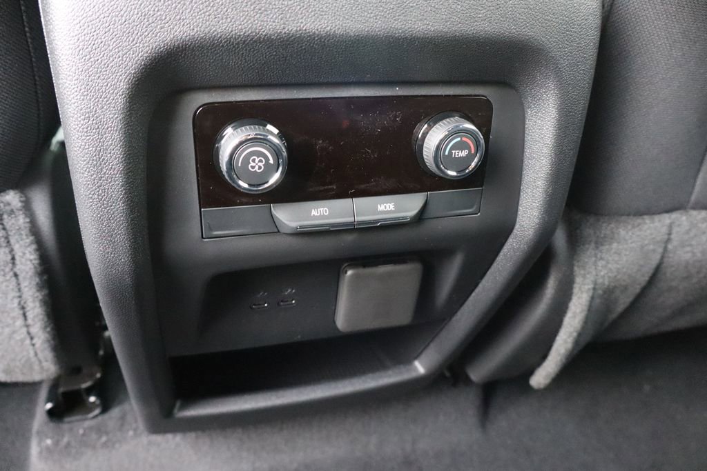 New 2026 Chevrolet Traverse LT w/ Midnight/Sport Edition image 23