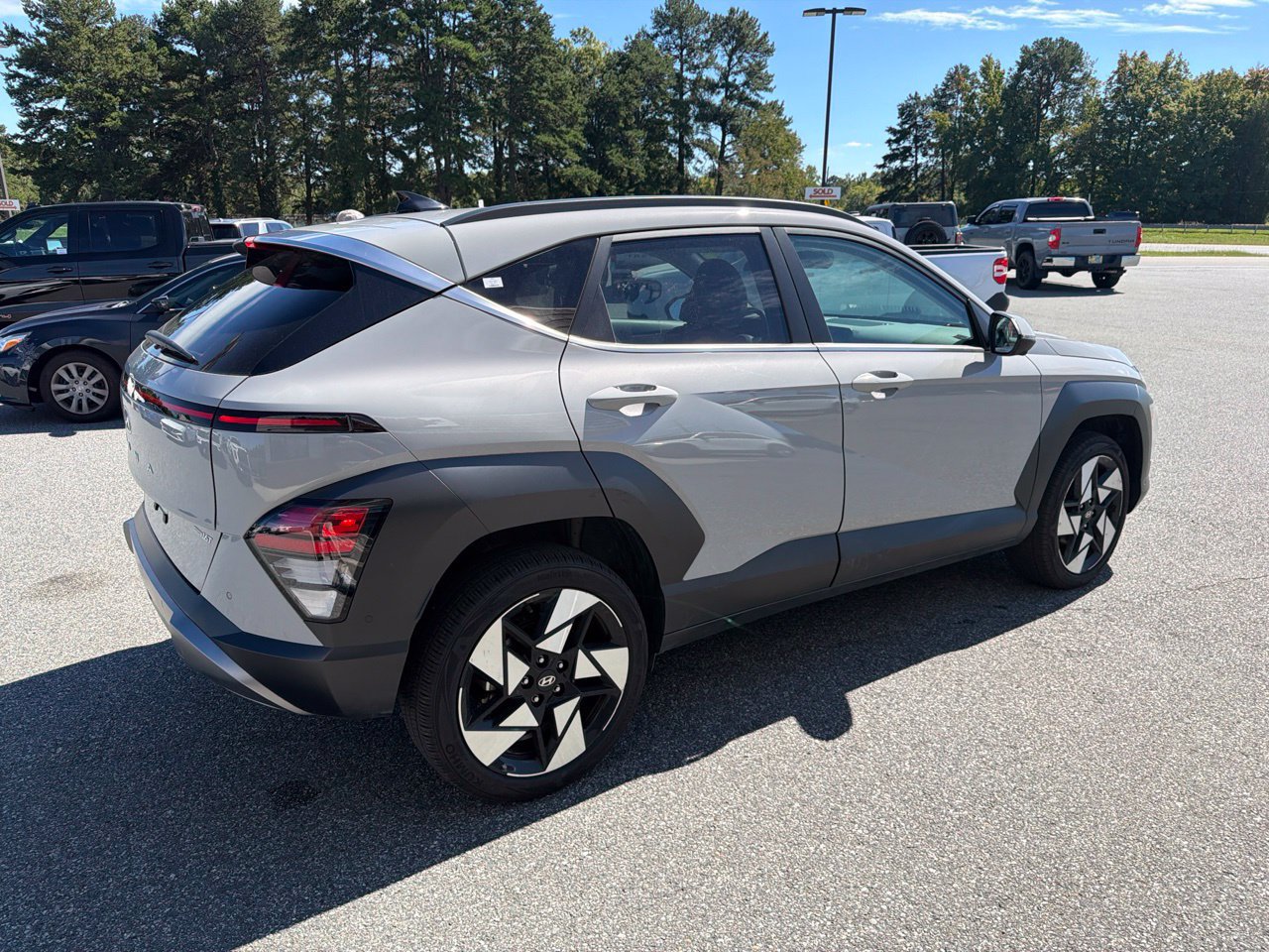 Used 2024 Hyundai Kona Limited AWD/4WD image 10