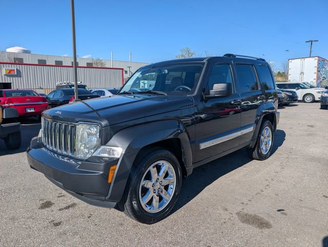 Used 2011 Jeep Liberty Limited w/ Tire & Wheel Group image 3