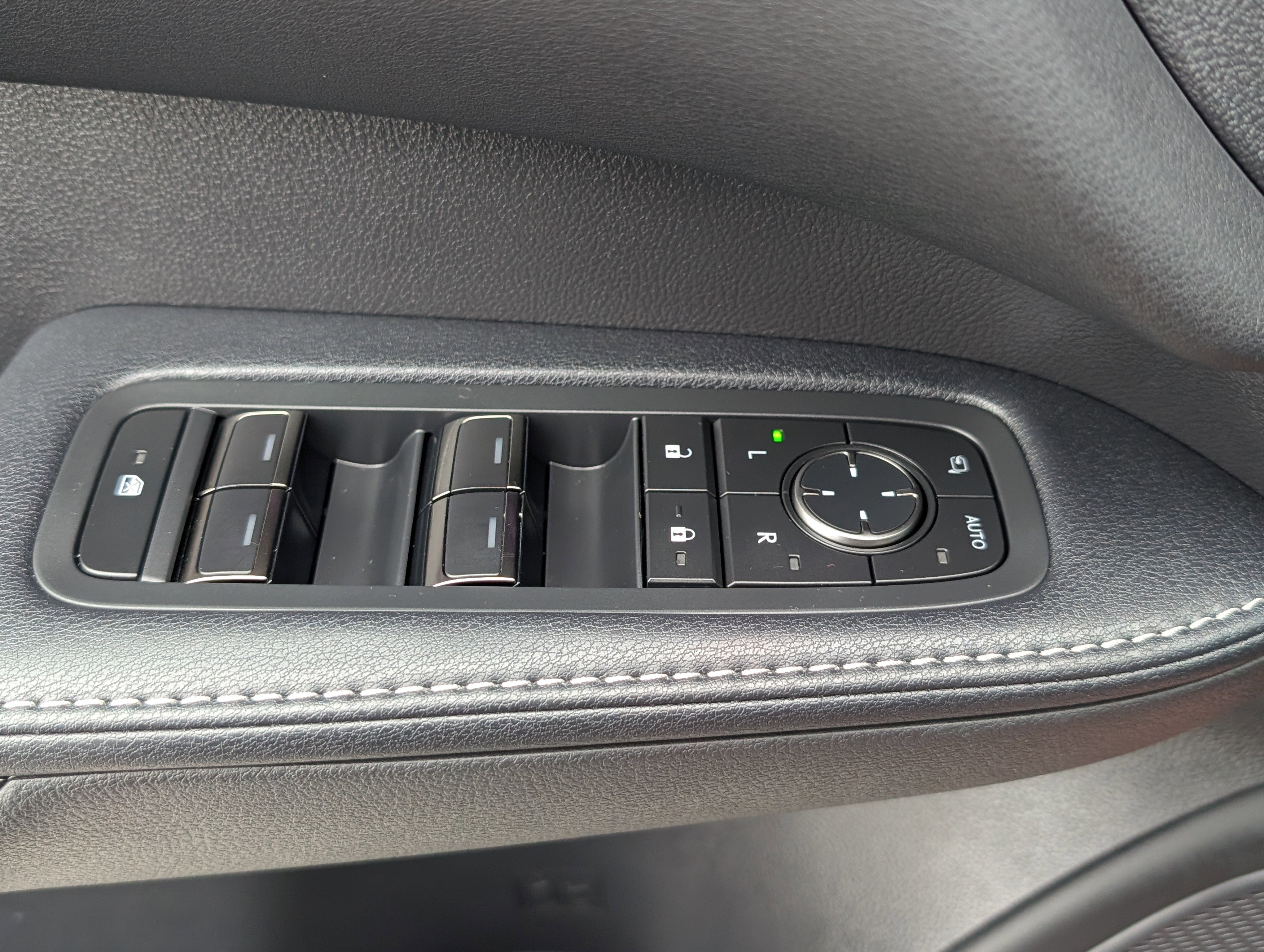 Certified 2025 Lexus RX 450h AWD w/ Convenience Package image 21