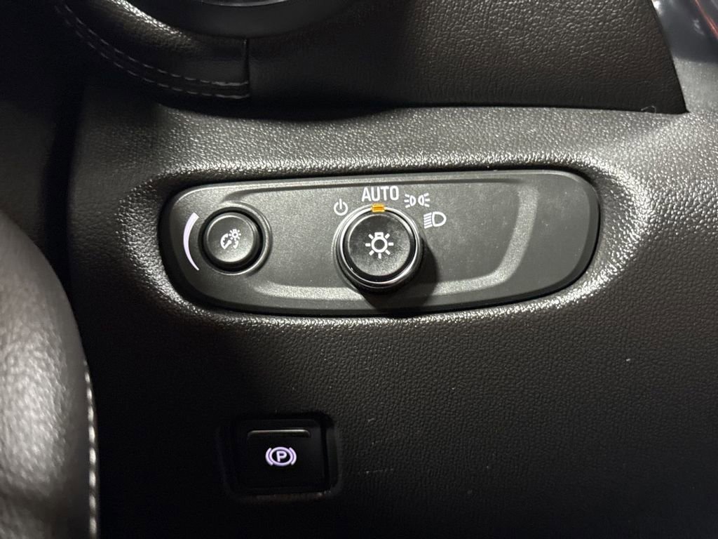 Used 2023 Chevrolet Blazer LT w/ Convenience Package image 18