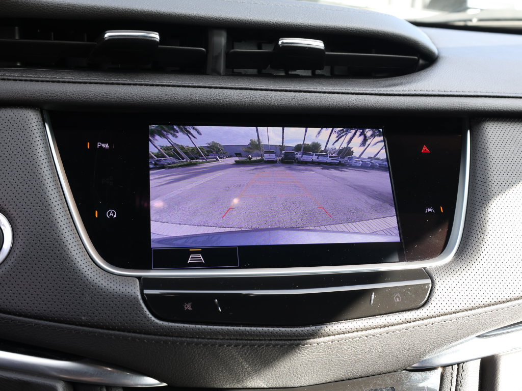 Used 2025 Cadillac XT6 Luxury FWD image 35