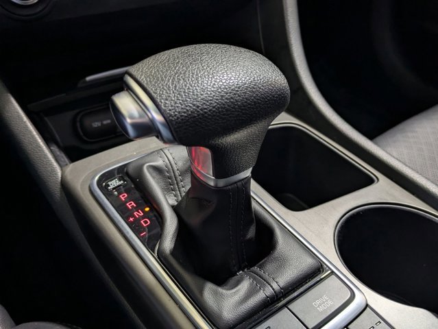 Used 2020 Kia Optima SE image 12