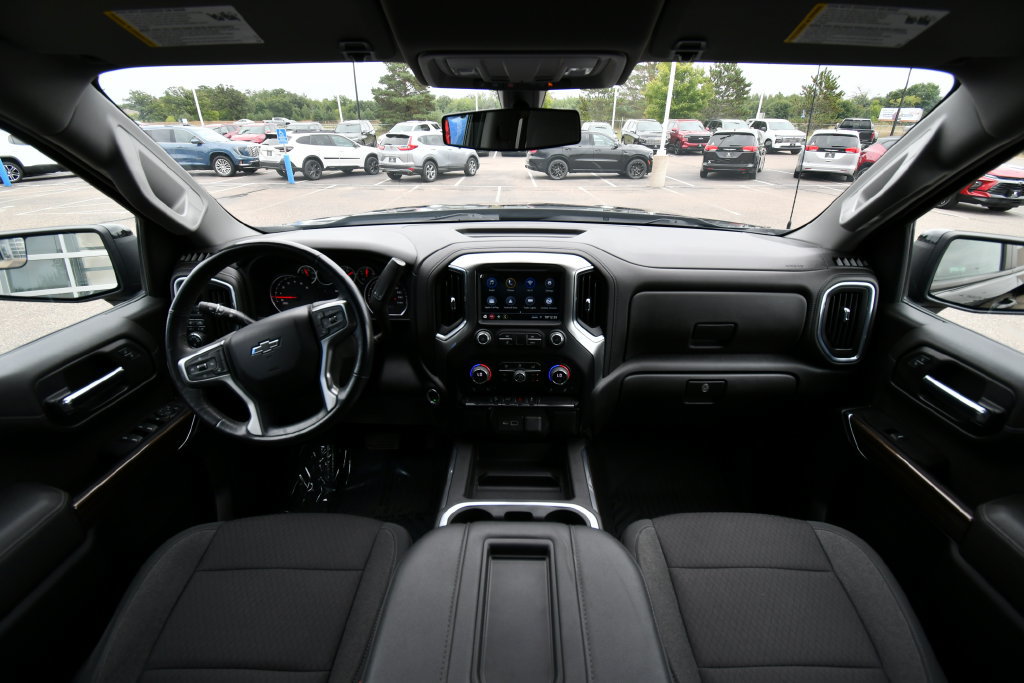 Used 2022 Chevrolet Silverado 1500 LT Trail Boss w/ Bed Protection Package AWD/4WD image 3