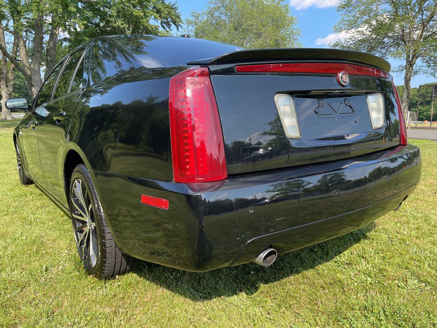 Used 2006 Cadillac STS V8 w/ Preferred Equipment Group RWD image 16