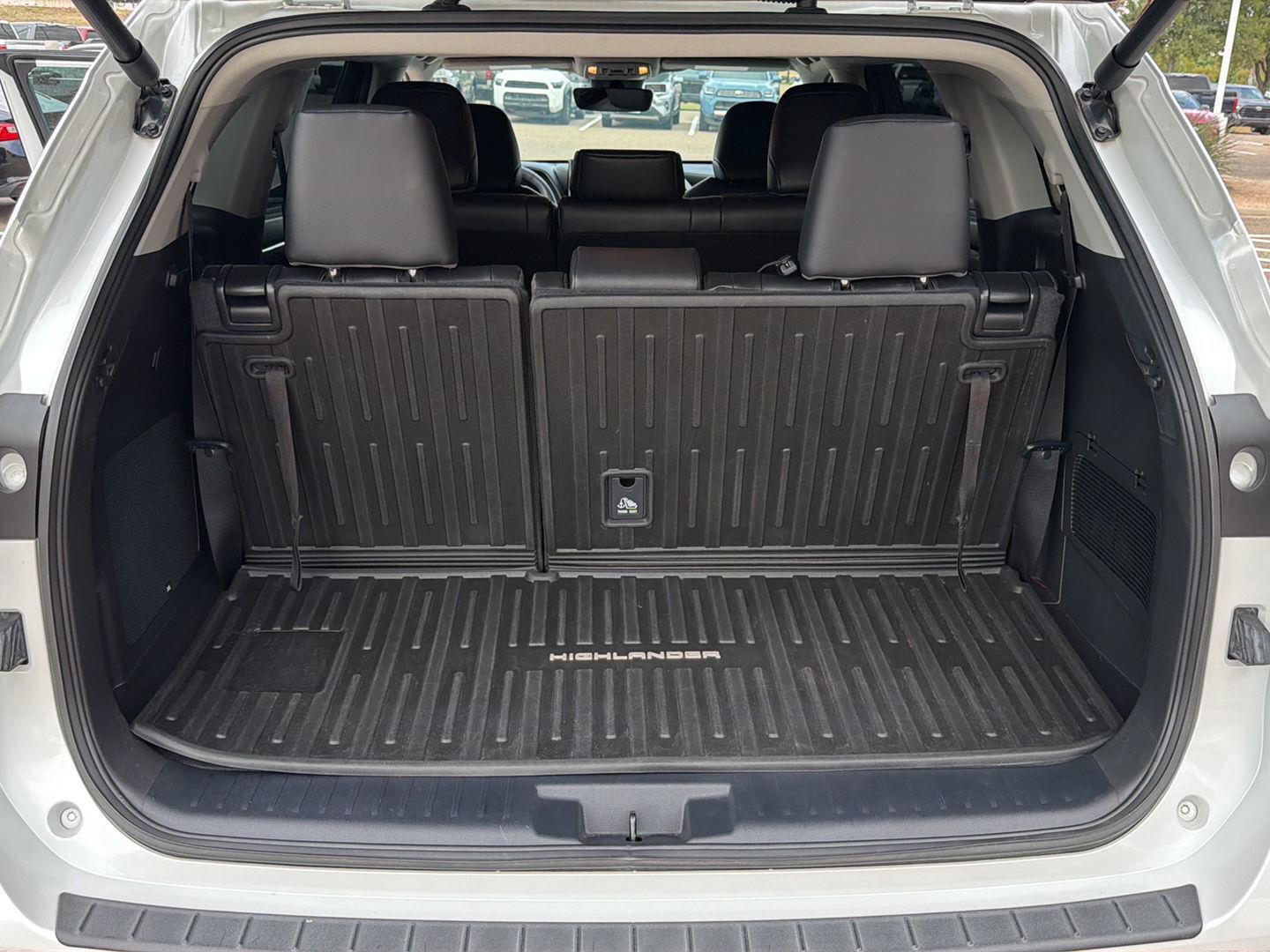 Used 2024 Toyota Highlander Limited AWD/4WD image 14