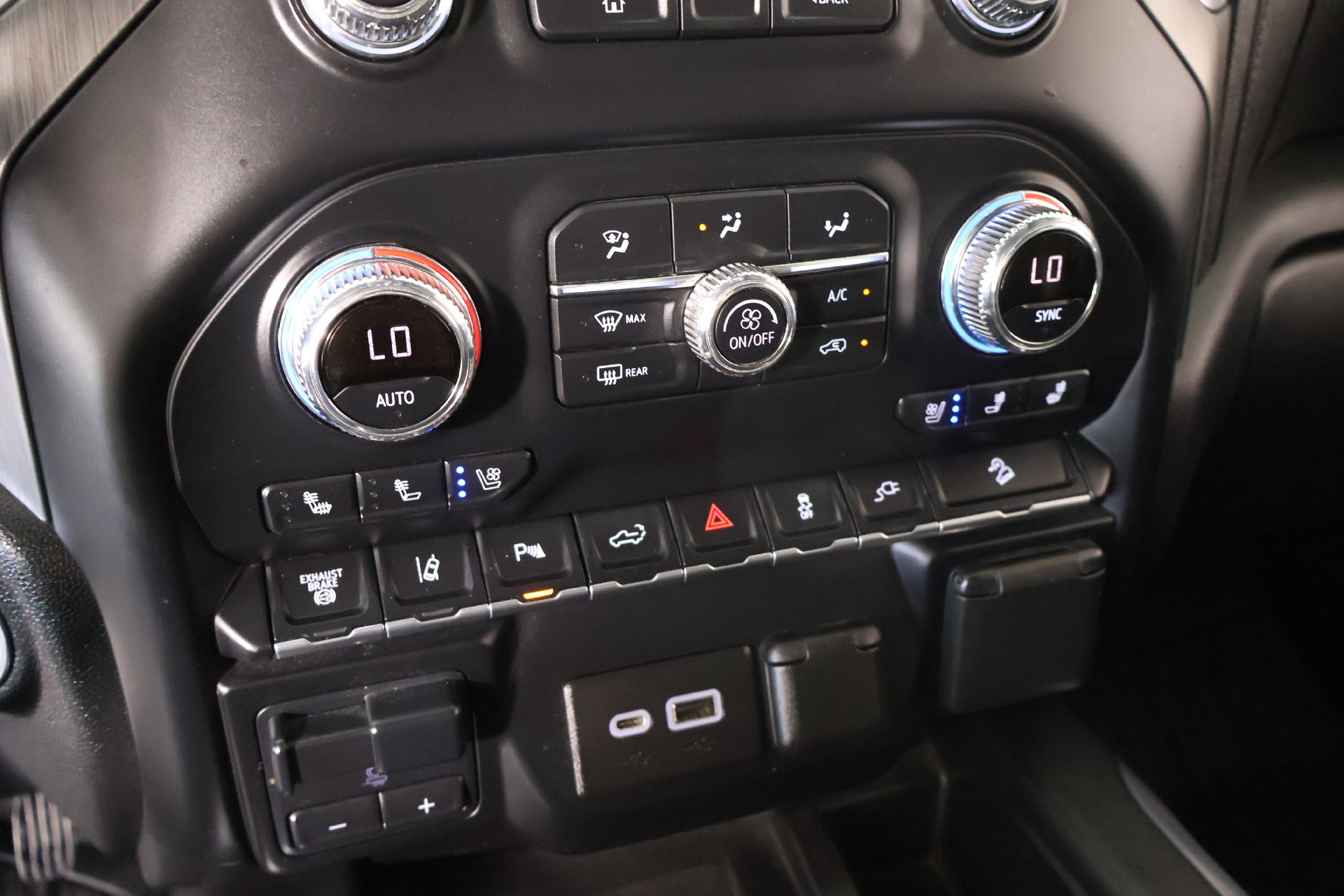 Used 2020 GMC Sierra 2500 Denali w/ Technology Package AWD/4WD image 7