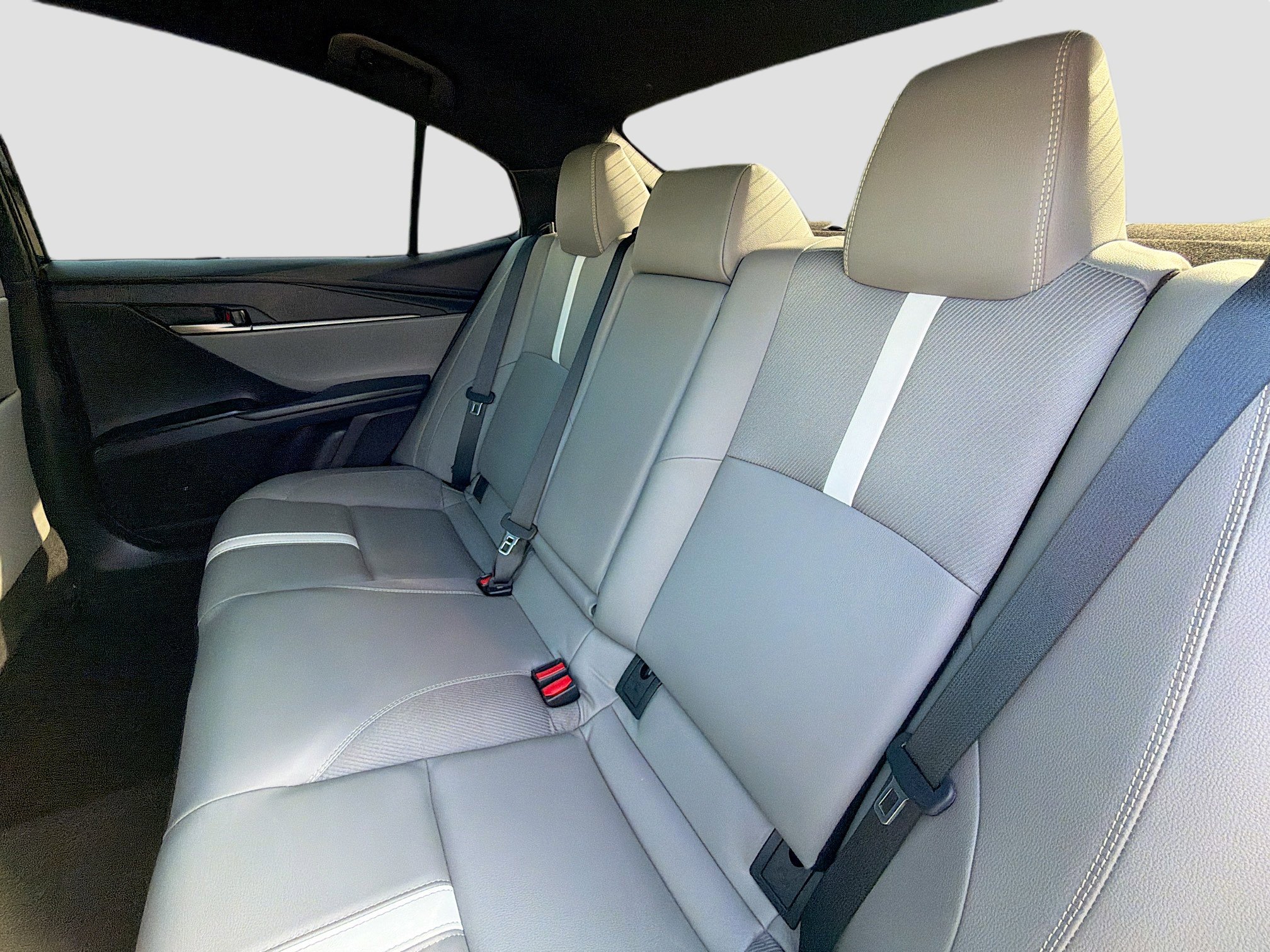 Used 2025 Toyota Camry SE w/ Multimedia Upgrade Package image 19