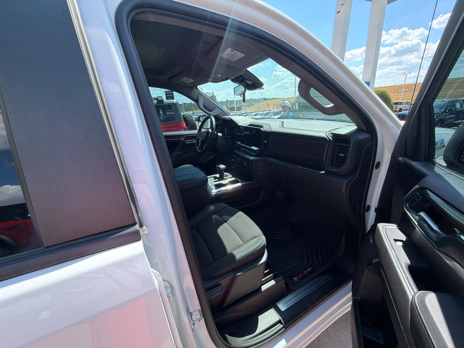 Used 2024 Chevrolet Silverado 1500 LT Trail Boss w/ Convenience Package II AWD/4WD image 12