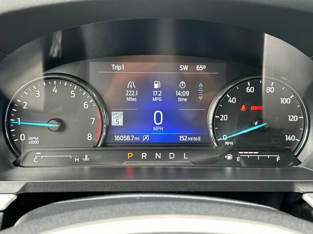Used 2022 Ford Explorer XLT w/ Equipment Group 202A RWD image 32