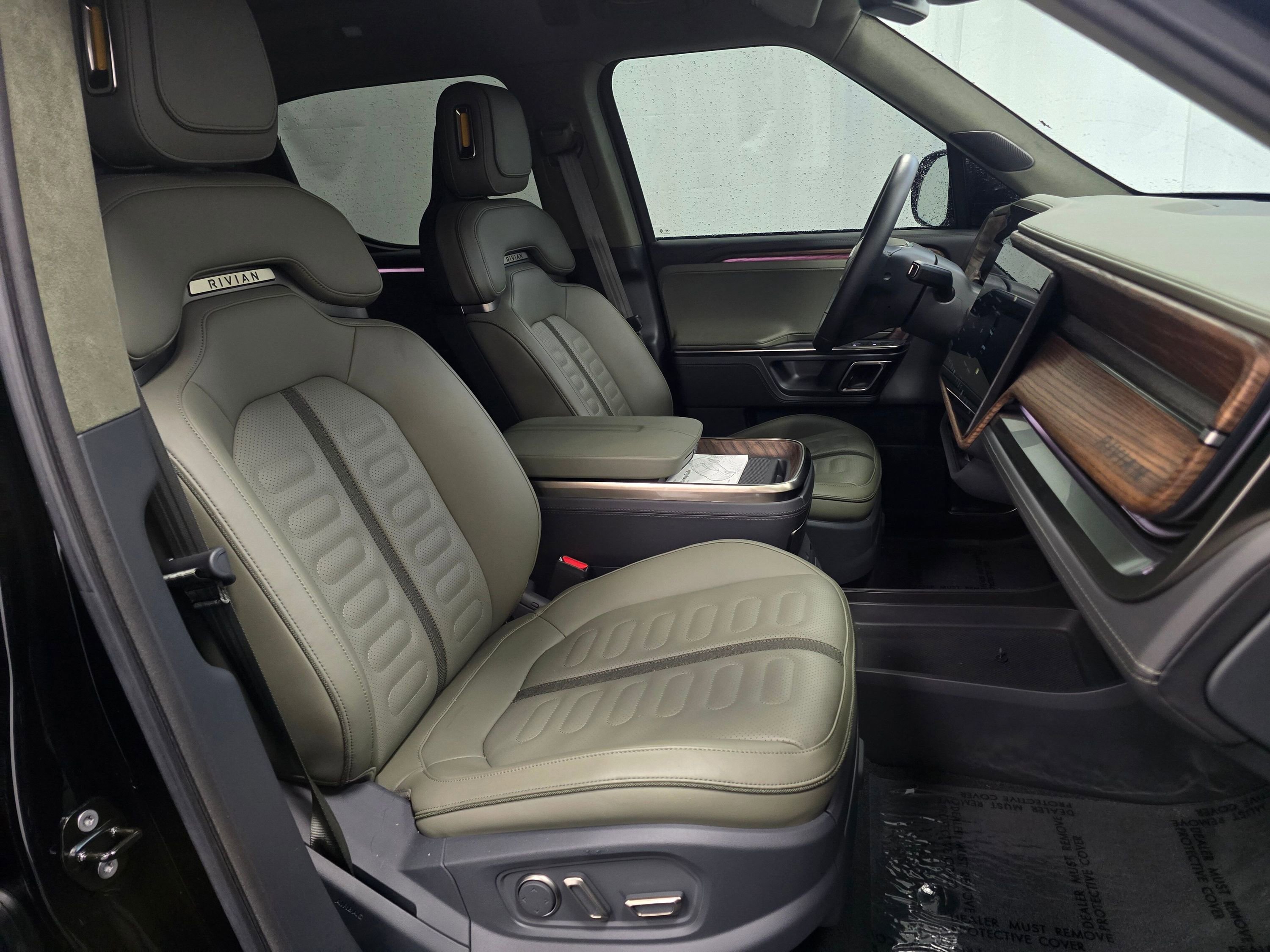 Used 2022 Rivian R1T Adventure image 26