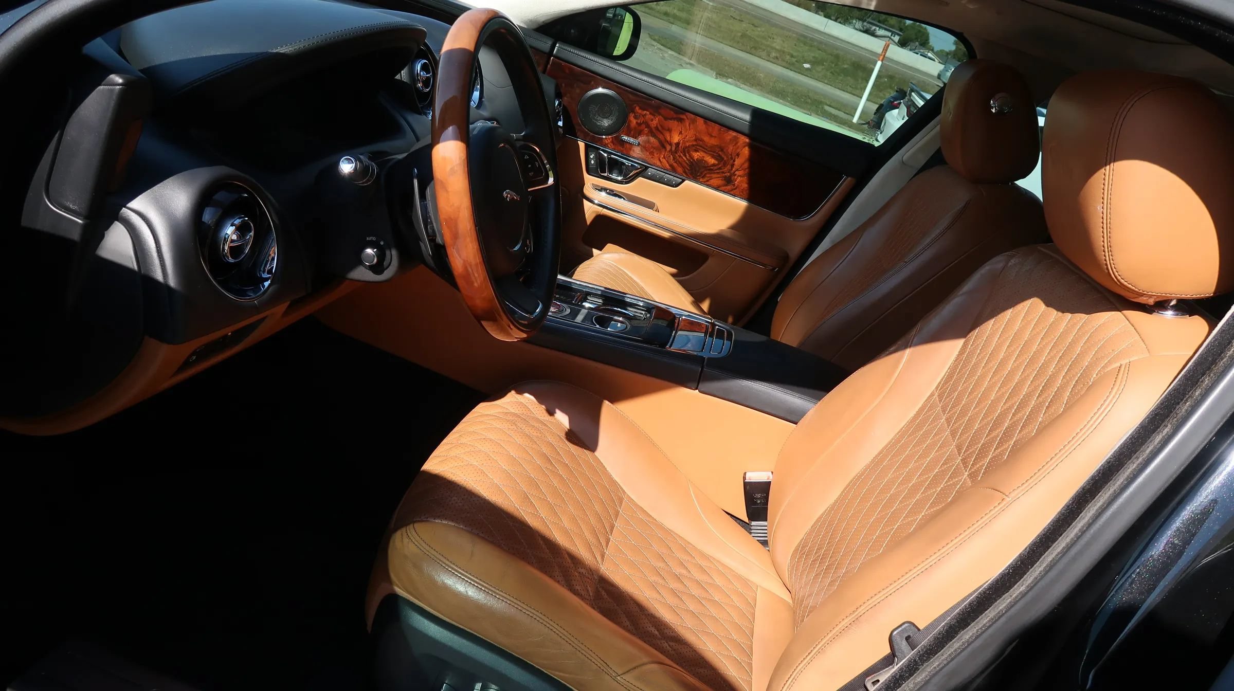 Used 2017 Jaguar XJ L Portfolio AWD/4WD image 17