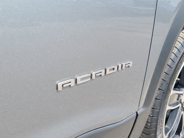 Used 2023 GMC Acadia SLT w/ Technology Package FWD image 3