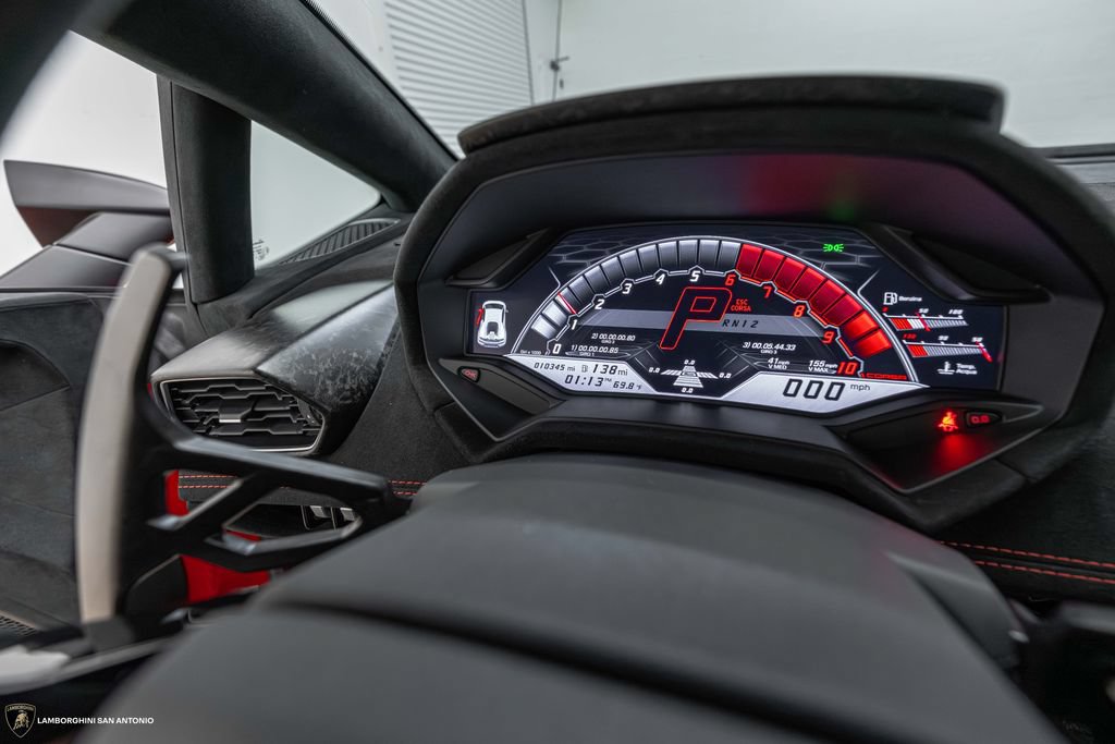 Used 2018 Lamborghini Huracan Performante AWD/4WD image 40