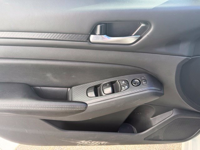 Used 2025 Nissan Altima 2.5 SV FWD image 22