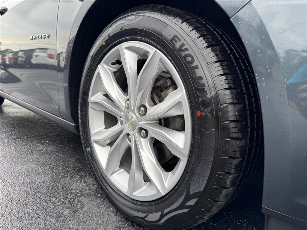 Used 2020 Chevrolet Malibu LT FWD image 9